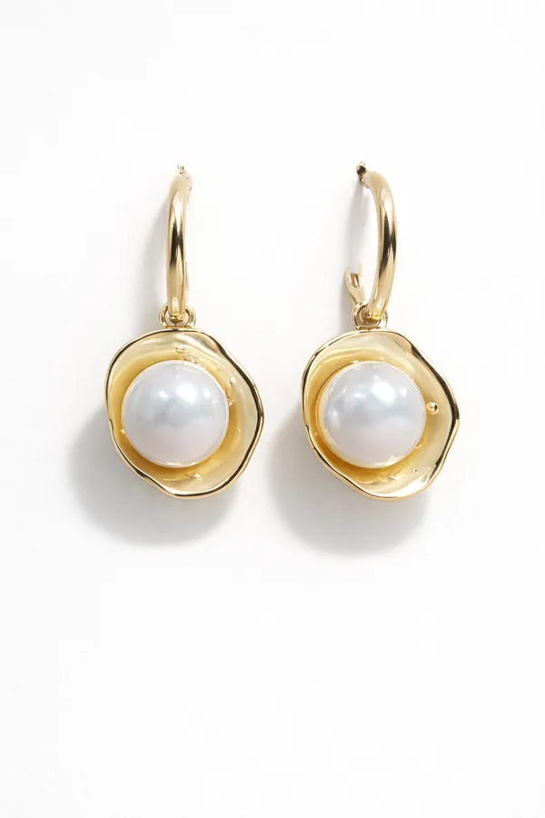 Gold-Polished_Halo_Pearl_Hoop_Earrings