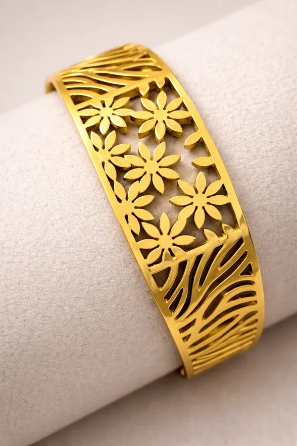 18K_Gold_Plated_Liora_Floral_Bangle-Bracelet