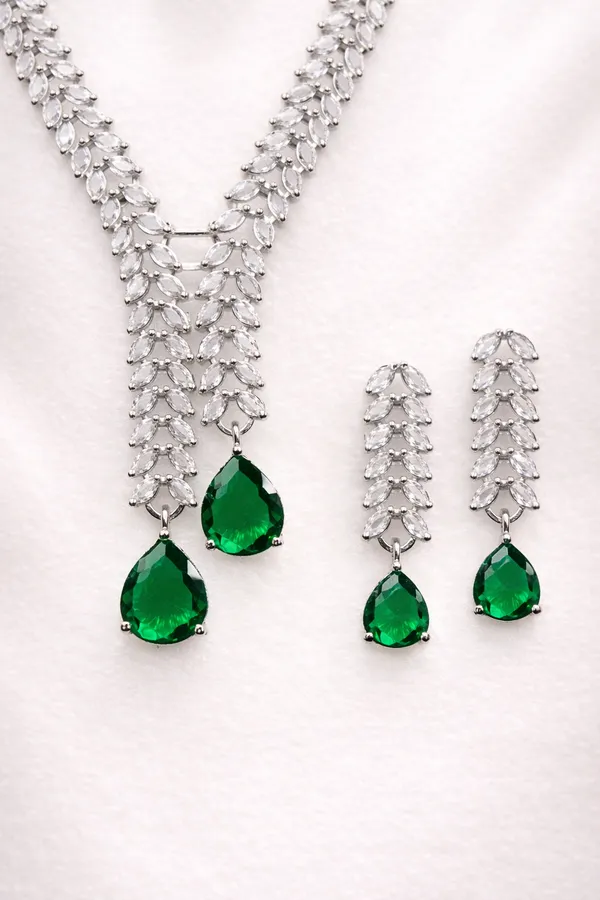 Emerald_Serene_Necklace_Set