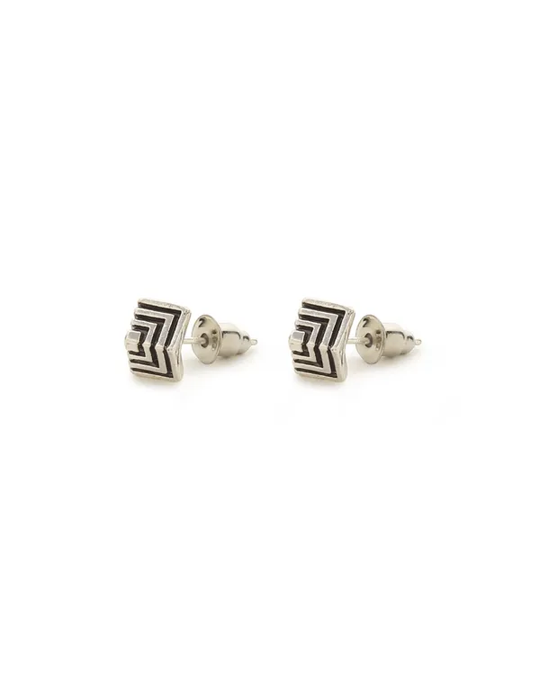 Pyramid_Stud_Earrings
