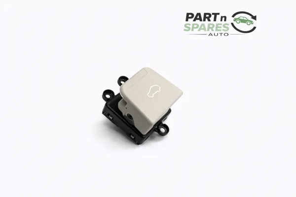 Mahindra_Rexton_Sunroof_Switch