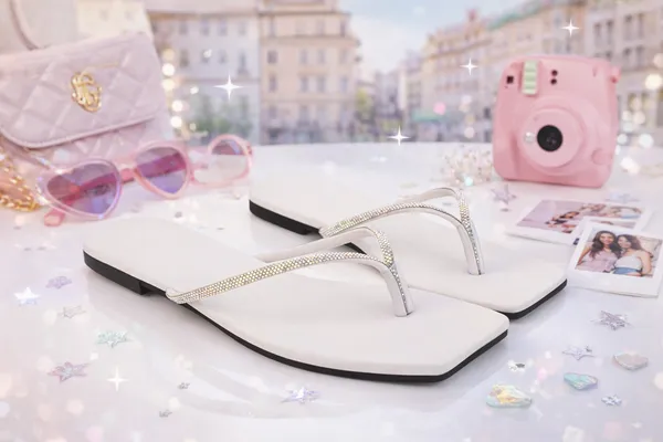 Ivory_White_Soft_Leather_Comfortable_Flat_For_Women