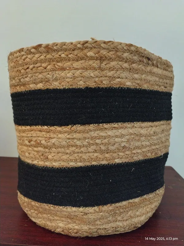 Vetiver_Laundry_Basket_Black_And_Beige