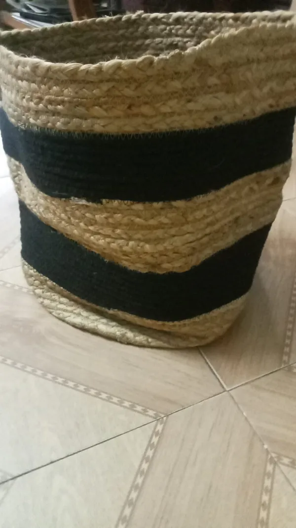 Vetiver_Laundry_Basket_Black_And_Beige