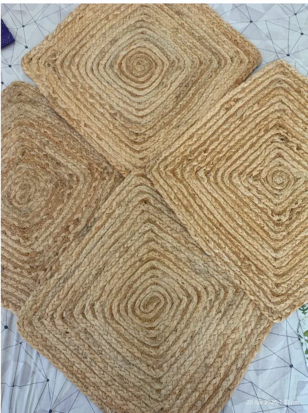Jute_Mats_Square_Shape_For_Dining_And_Other_Mat_Purposes
