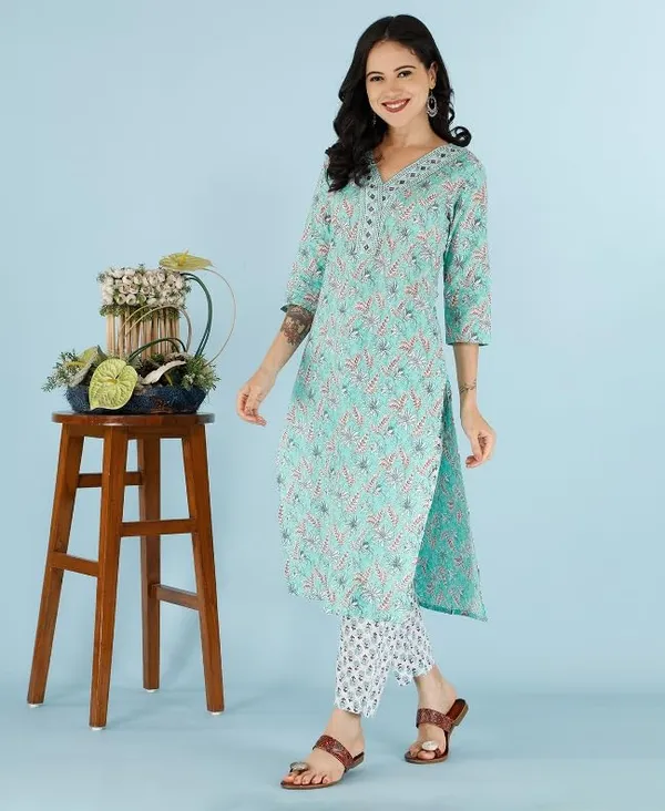 Blue_Trendy_Floral_Screen_Print_Cotton_Straight_Kurta_With_Pant_And_Dupatta_For_Women