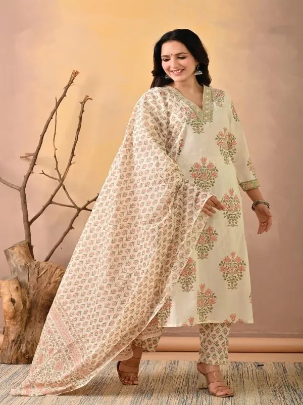 Beige_And_Pink_Trendy_Floral_Screen_Print_Cotton_Straight_Kurta_With_Pant_And_Dupatta_For_Women
