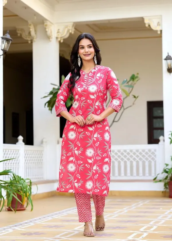 Rani_Trendy_Floral_Screen_Print_Cotton_Straight_Kurta_With_Pant_And_Dupatta_For_Women