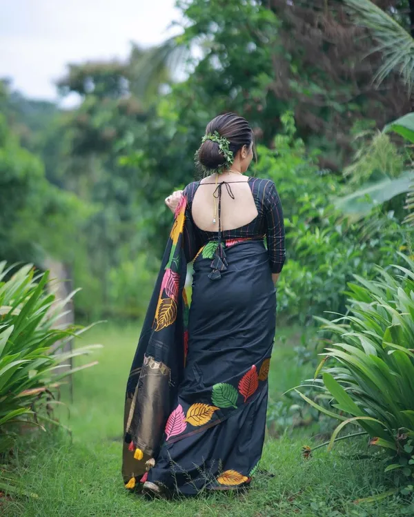 Banarasi_Soft_Silk_BLACK_Premium-Fancy_Saree_With_Blouse_For_Women