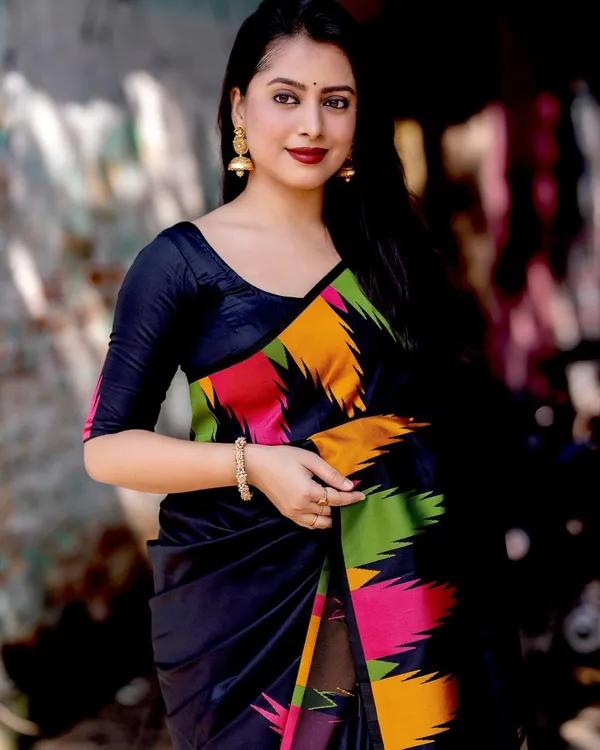 Banarasi_Soft_Silk_BLACK_Premium-Fancy_Saree_With_Blouse_For_Women