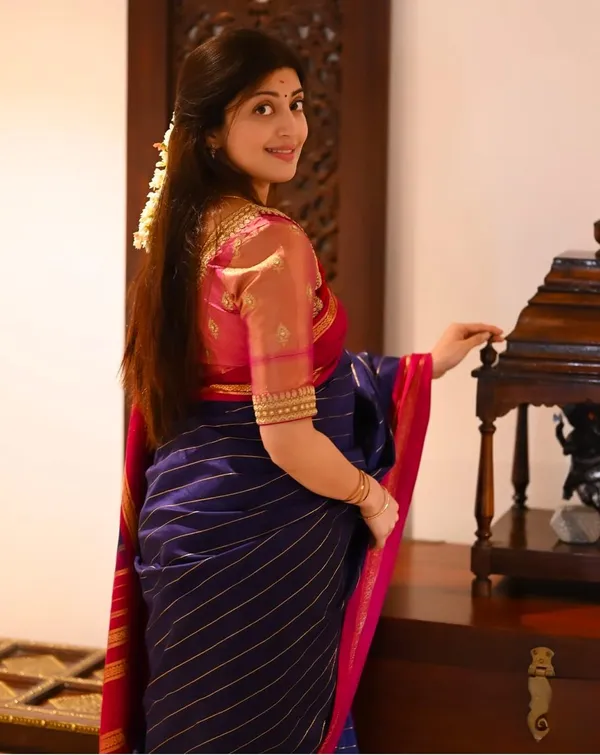 Banarasi_Soft_Silk_BLACK-MAROON_Premium-Fancy_Saree_With_Blouse_For_Women