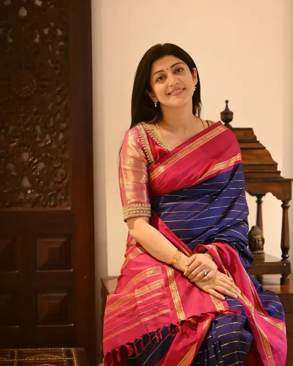 Banarasi_Soft_Silk_BLACK-MAROON_Premium-Fancy_Saree_With_Blouse_For_Women
