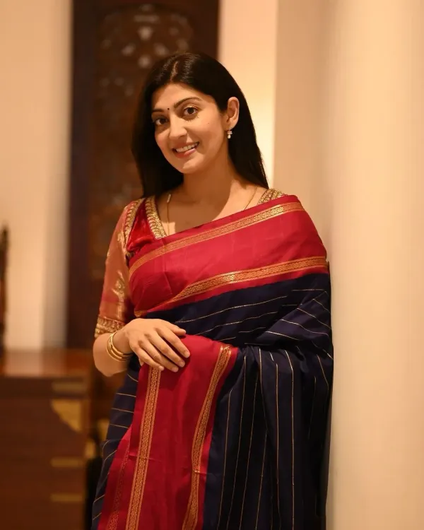Banarasi_Soft_Silk_BLACK-MAROON_Premium-Fancy_Saree_With_Blouse_For_Women