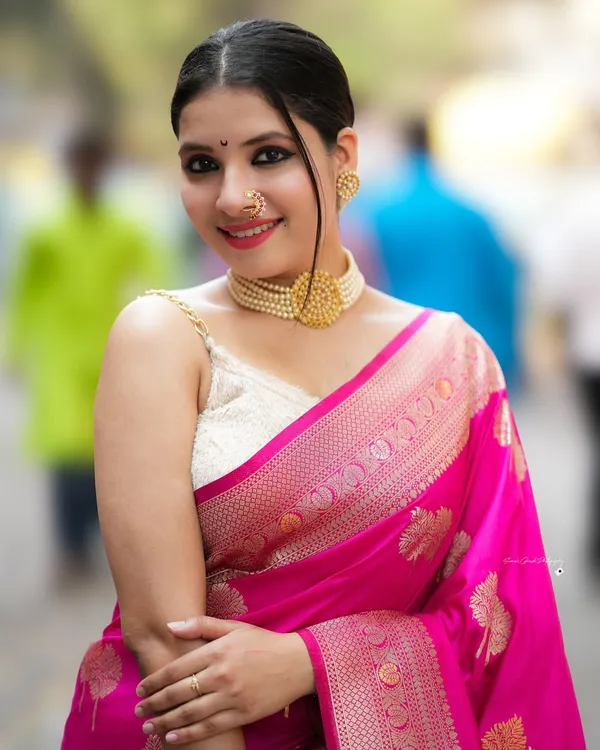 Banarasi_Soft_Silk_GAJARI_Premium-Fancy_Saree_With_Blouse_For_Women