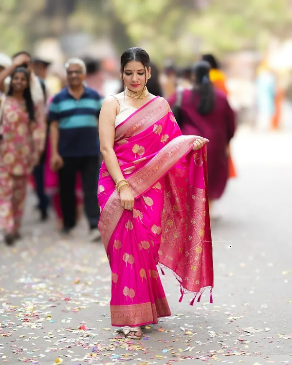 Banarasi_Soft_Silk_GAJARI_Premium-Fancy_Saree_With_Blouse_For_Women