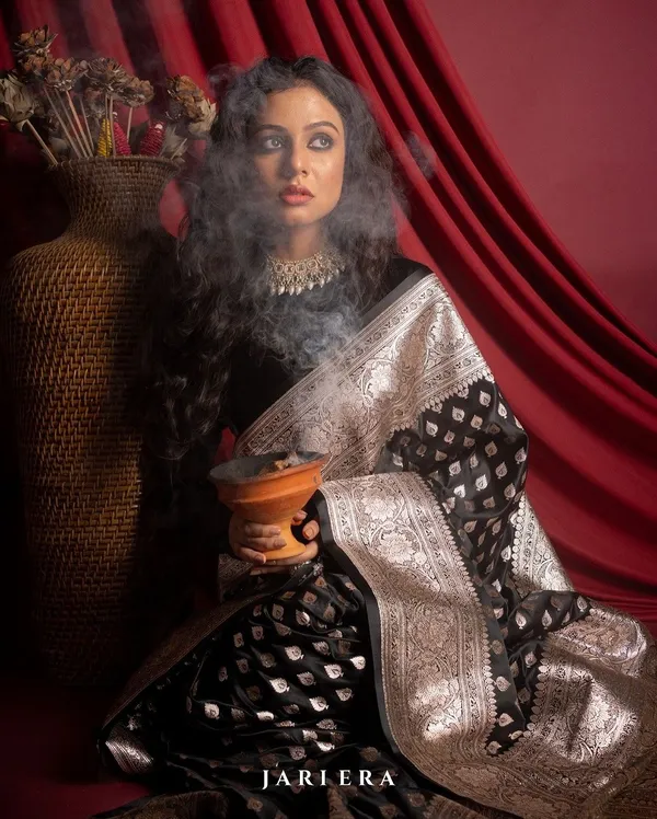 Banarasi_Soft_Silk_BLACK_Premium-Fancy_Saree_With_Blouse_For_Women
