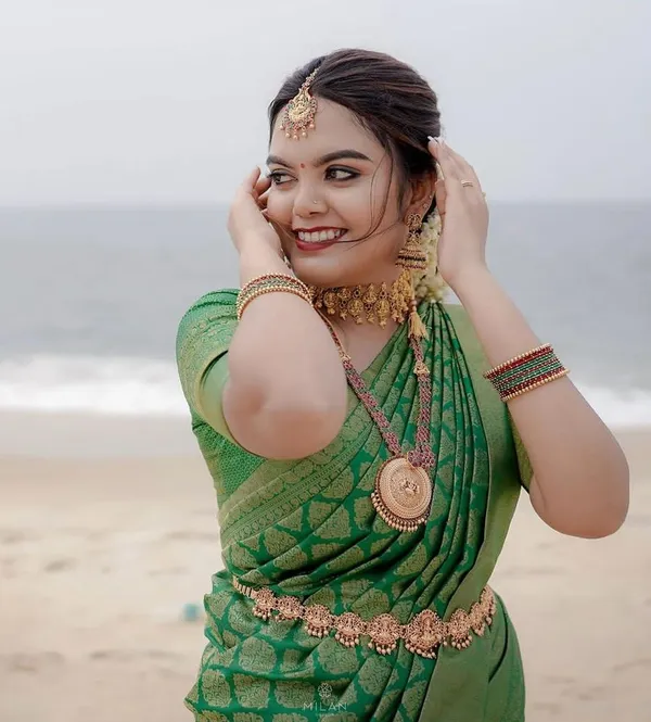 Banarasi_Soft_Silk_GREEN_Premium-Fancy_Saree_With_Blouse_For_Women