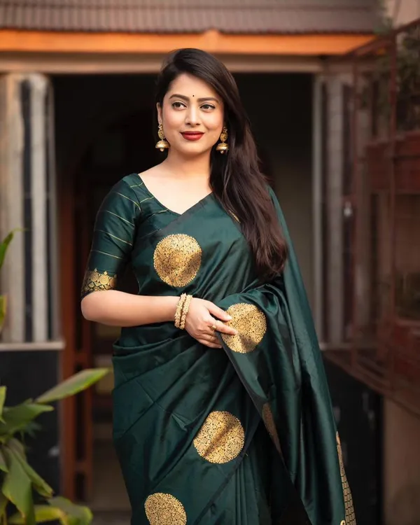 Banarasi_Soft_Silk_GREEN_Premium-Fancy_Saree_With_Blouse_For_Women