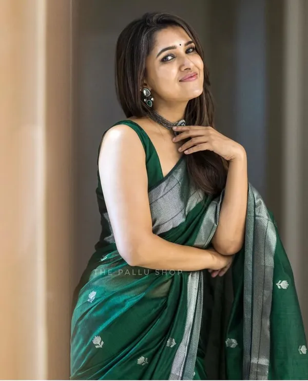 Pure_Soft_Cotton_GREEN_Premium-Fancy_Saree_With_Blouse_For_Women