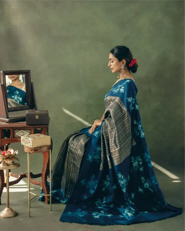 Banarasi_Soft_Silk_DARK-RAMA_Premium-Fancy_Saree_With_Blouse_For_Women