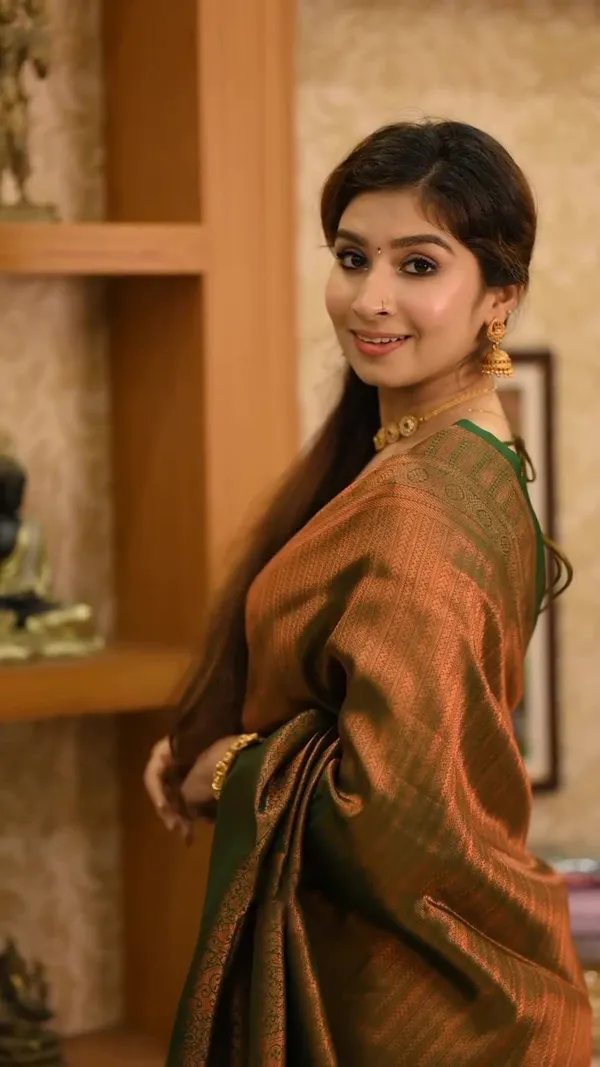 Banarasi_Soft_Silk_GREEN_Premium-Fancy_Saree_With_Blouse_For_Women