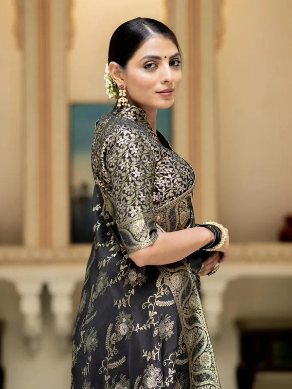 Banarasi_Soft_Silk_BLACK_Premium-Fancy_Saree_With_Blouse_For_Women