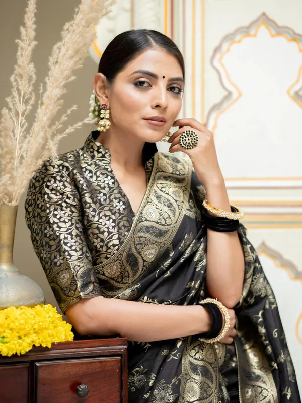 Banarasi_Soft_Silk_BLACK_Premium-Fancy_Saree_With_Blouse_For_Women