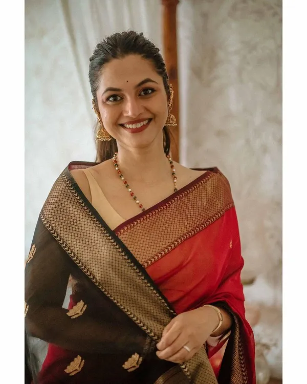 Pure_Soft_Cotton_RED-BLACK_Premium-Fancy_Saree_With_Blouse_For_Women