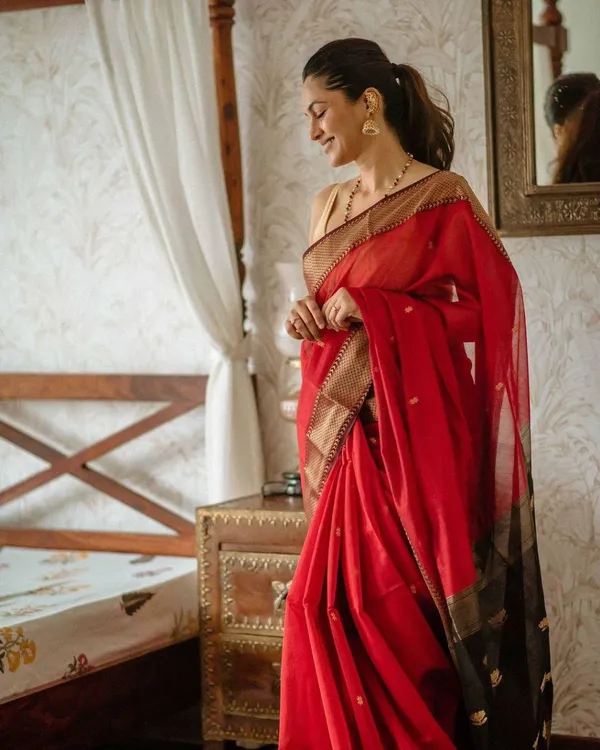 Pure_Soft_Cotton_RED-BLACK_Premium-Fancy_Saree_With_Blouse_For_Women