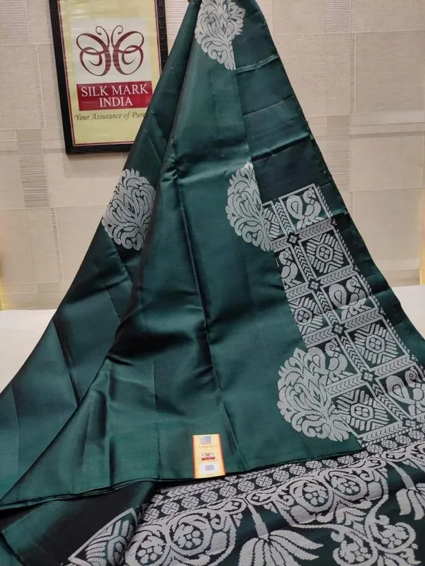 Banarasi_Soft_Silk_BOTTLE-GREEN_Premium-Fancy_Saree_With_Blouse_For_Women