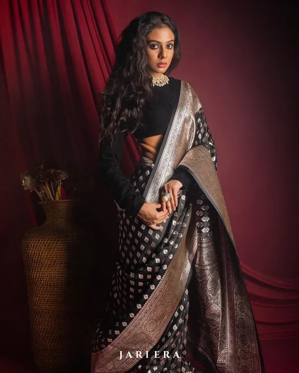 Banarasi_Soft_Silk_BLACK_Premium-Fancy_Saree_With_Blouse_For_Women