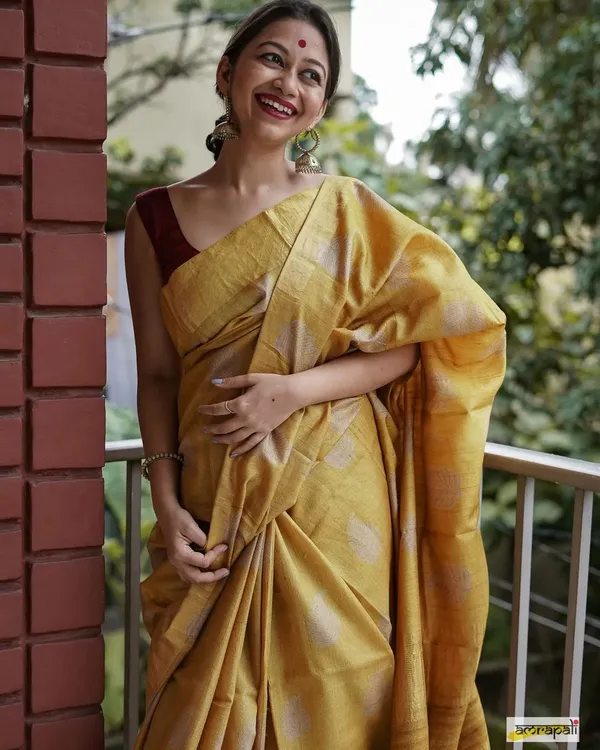 Pure_Soft_Cotton_YELLOW_Premium-Fancy_Saree_With_Blouse_For_Women