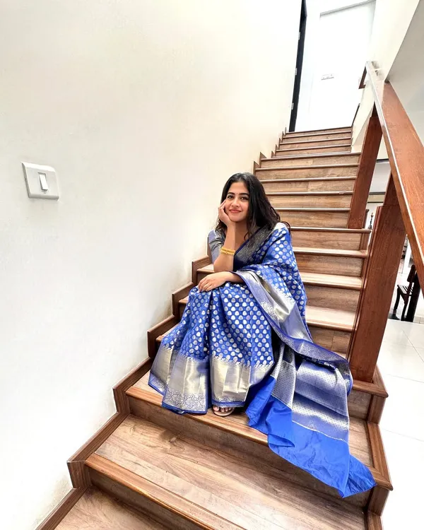 Banarasi_Soft_Silk_ROYAL-BLUE_Premium-Fancy_Saree_With_Blouse_For_Women