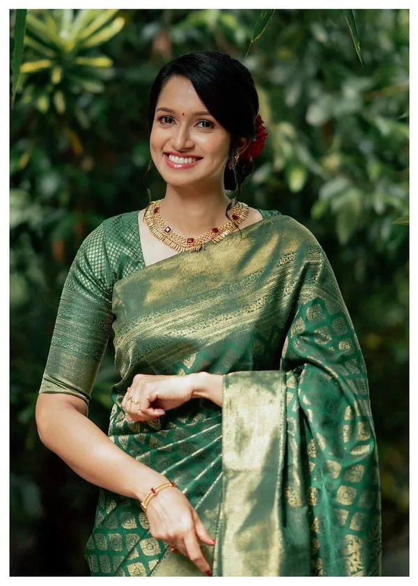Banarasi_Soft_Silk_GREEN_Premium-Fancy_Saree_With_Blouse_For_Women