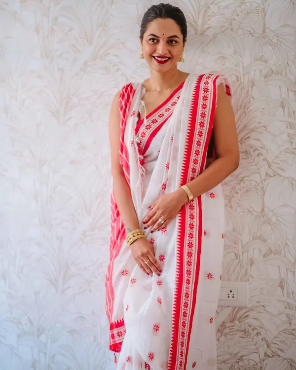 Pure_Soft_Cotton_WHITE-GAJARI_Premium-Fancy_Saree_With_Blouse_For_Women