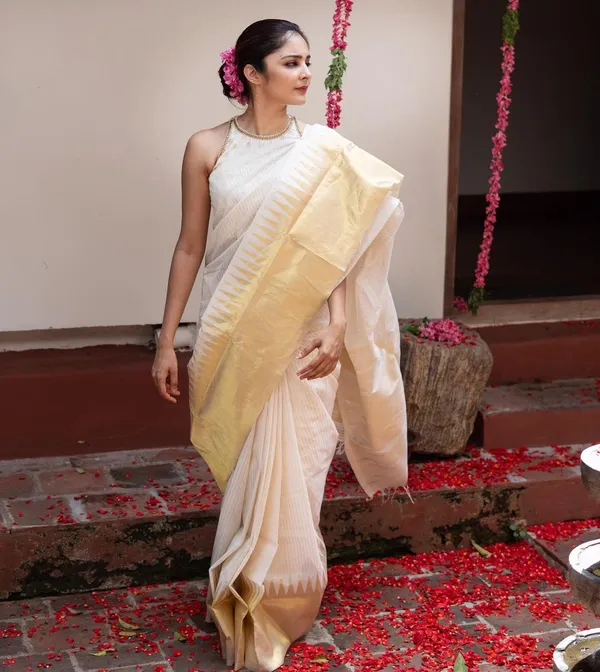 Banarasi_Soft_Silk_WHITE_Premium-Fancy_Saree_With_Blouse_For_Women