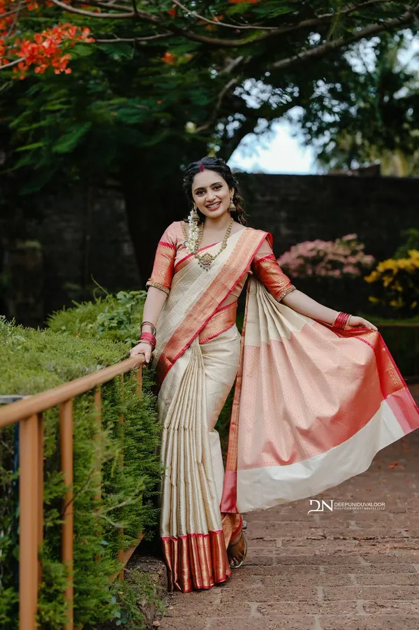Banarasi_Soft_Silk_CHIKU-RED_Premium-Fancy_Saree_With_Blouse_For_Women