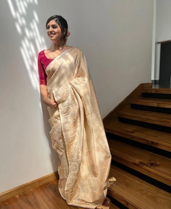 Banarasi_Soft_Silk_OFF-WHHITE_Premium-Fancy_Saree_With_Blouse_For_Women