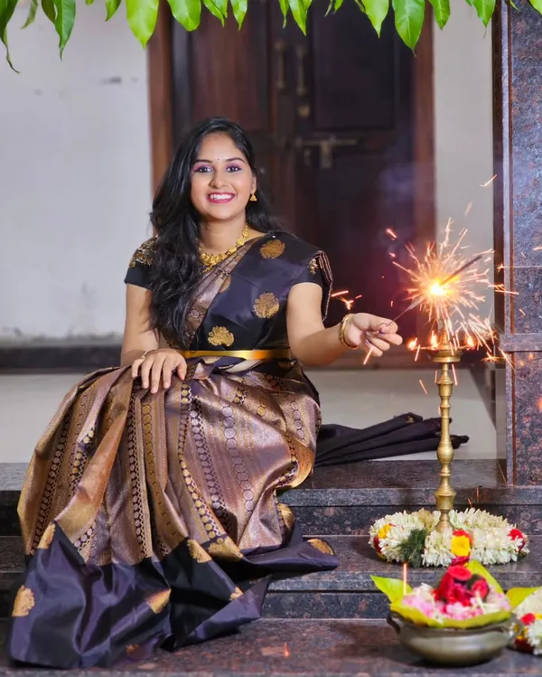 Banarasi_Soft_Silk_BLACK_Premium-Fancy_Saree_With_Blouse_For_Women