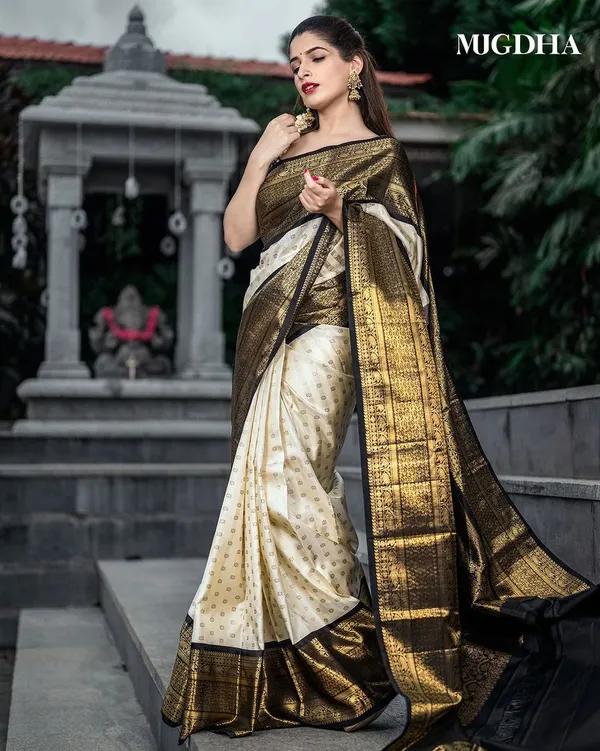 Banarasi_Soft_Silk_OFF-WHITE-BLACK_Premium-Fancy_Saree_With_Blouse_For_Women