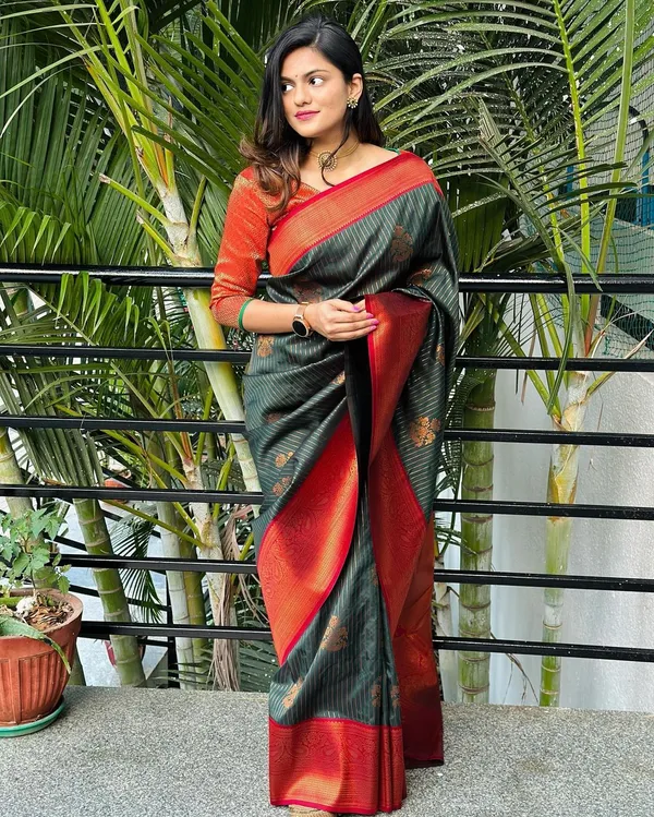 Banarasi_Soft_Silk_BOTTLE-GREEN-RED_Premium-Fancy_Saree_With_Blouse_For_Women