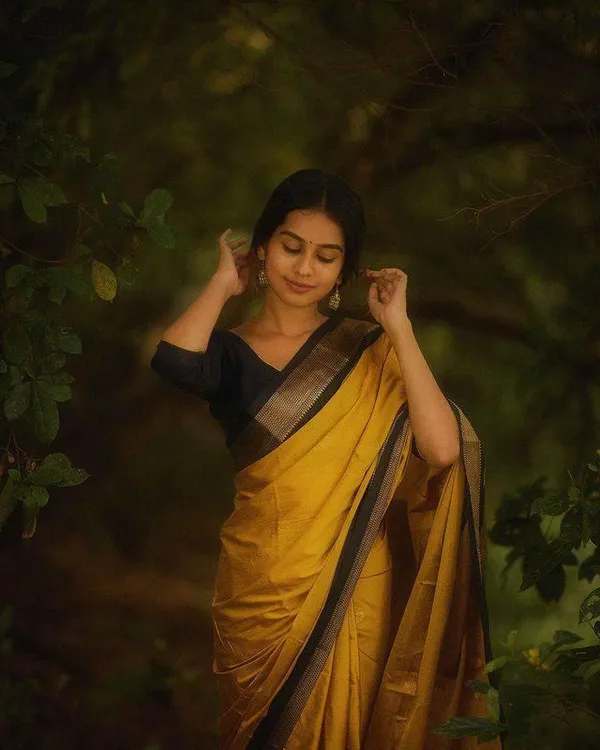 Banarasi_Soft_Silk_YELLOW-BLACK_Premium-Fancy_Saree_With_Blouse_For_Women
