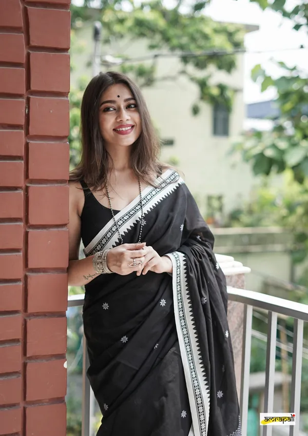 Pure_Soft_Cotton_BLACK-WHITE_Premium-Fancy_Saree_With_Blouse_For_Women