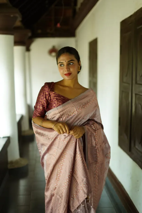 Banarasi_Soft_Silk_CREAM_Premium-Fancy_Saree_With_Blouse_For_Women