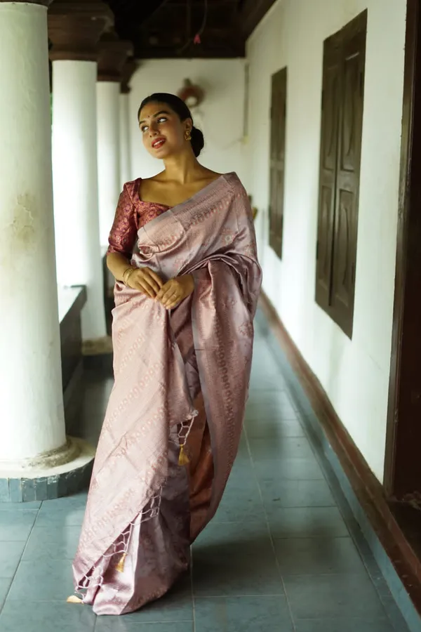 Banarasi_Soft_Silk_CREAM_Premium-Fancy_Saree_With_Blouse_For_Women
