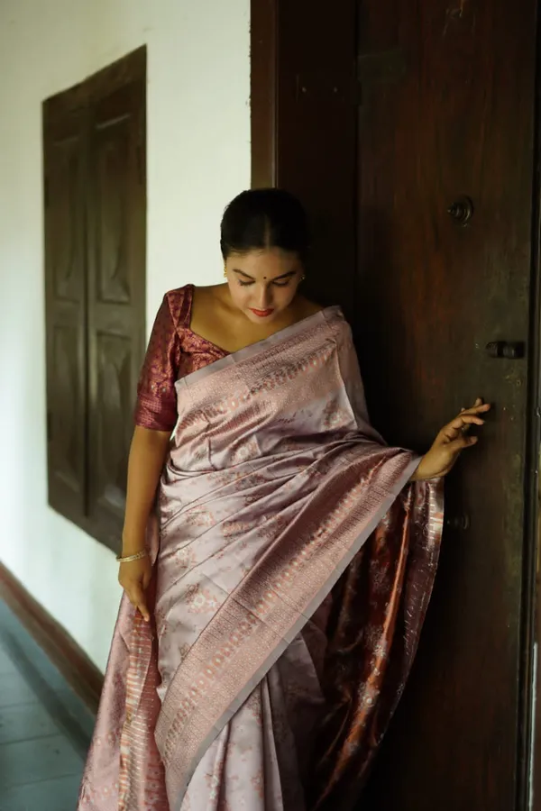 Banarasi_Soft_Silk_CREAM_Premium-Fancy_Saree_With_Blouse_For_Women
