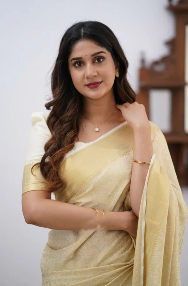 Banarasi_Soft_Silk_OFF-WHITE_Premium-Fancy_Saree_With_Blouse_For_Women