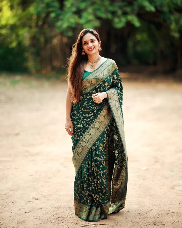 Banarasi_Soft_Silk_BOTTLE-GREEN_Premium-Fancy_Saree_With_Blouse_For_Women
