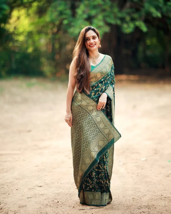 Banarasi_Soft_Silk_BOTTLE-GREEN_Premium-Fancy_Saree_With_Blouse_For_Women