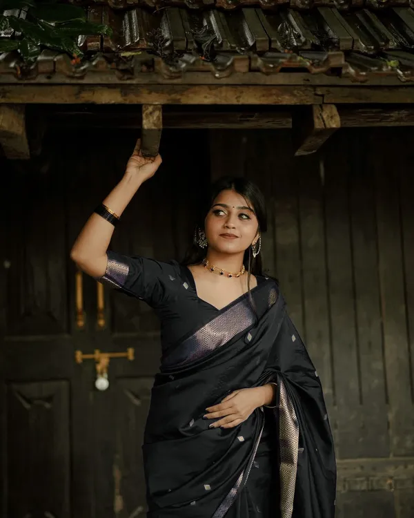 Pure_Soft_Cotton_BLACK_Premium-Fancy_Saree_With_Blouse_For_Women